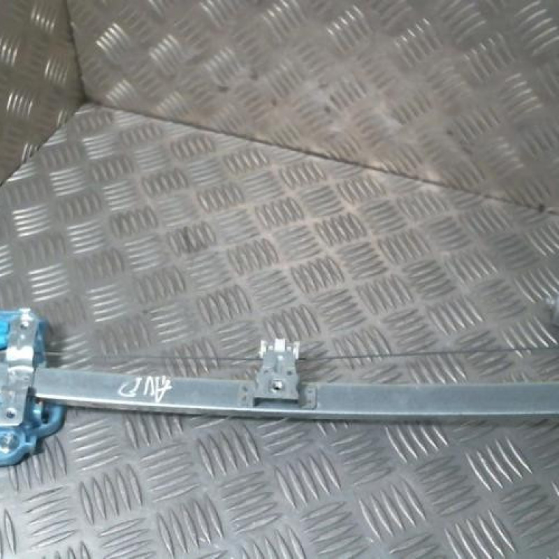 Leve vitre electrique avant droit SUZUKI SWIFT 5 Photo n°2