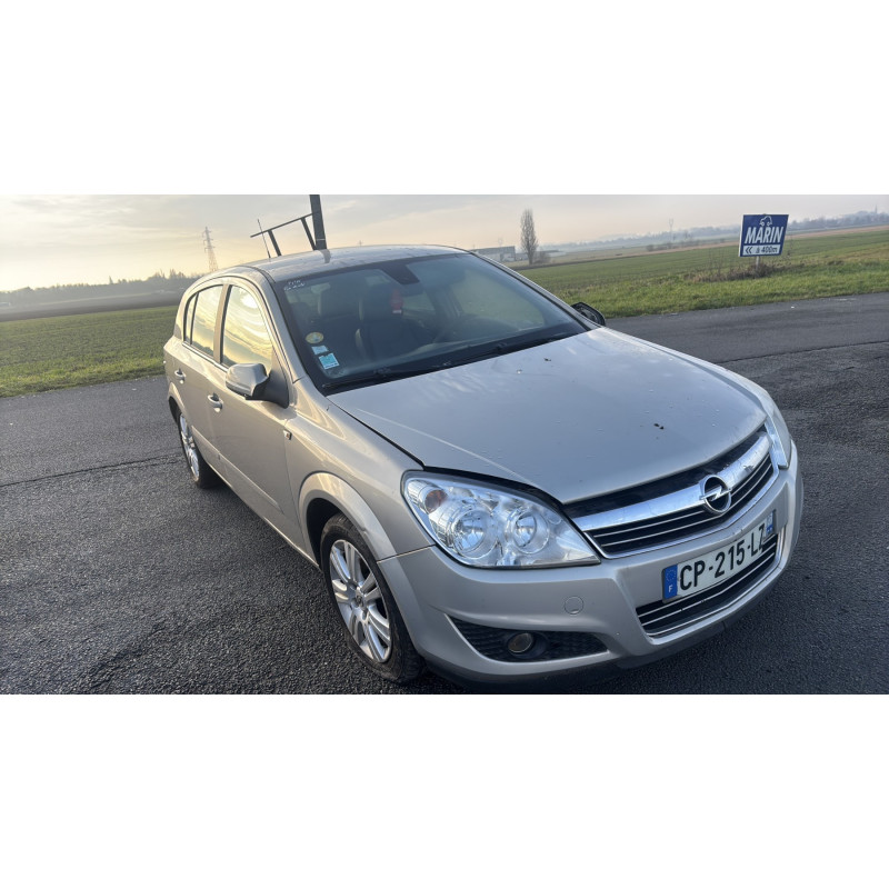 Calandre OPEL ASTRA H Photo n°7