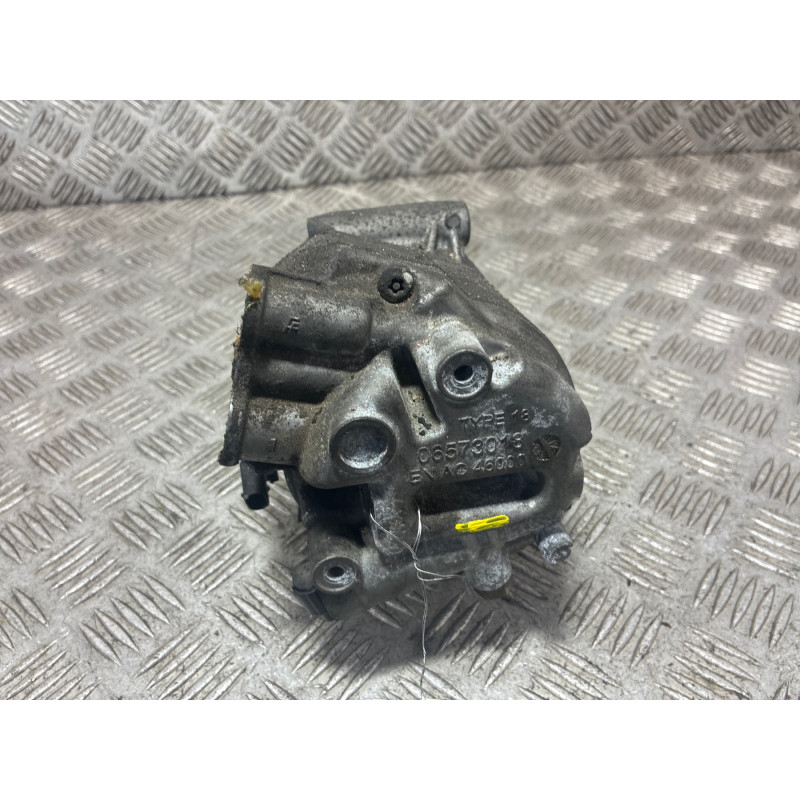 Compresseur clim OPEL ASTRA J Photo n°3