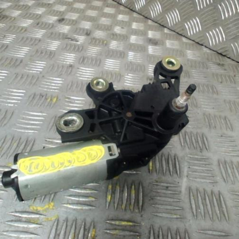Moteur essuie glace arriere AUDI A6 2 Photo n°1
