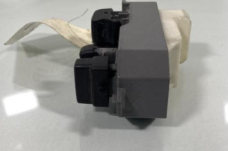 Interrupteur de leve vitre avant gauche TOYOTA YARIS 2