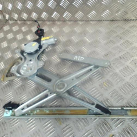 Leve vitre electrique avant gauche TOYOTA YARIS 2 Photo n°1