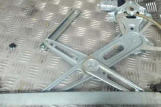 Leve vitre electrique avant gauche TOYOTA YARIS 2