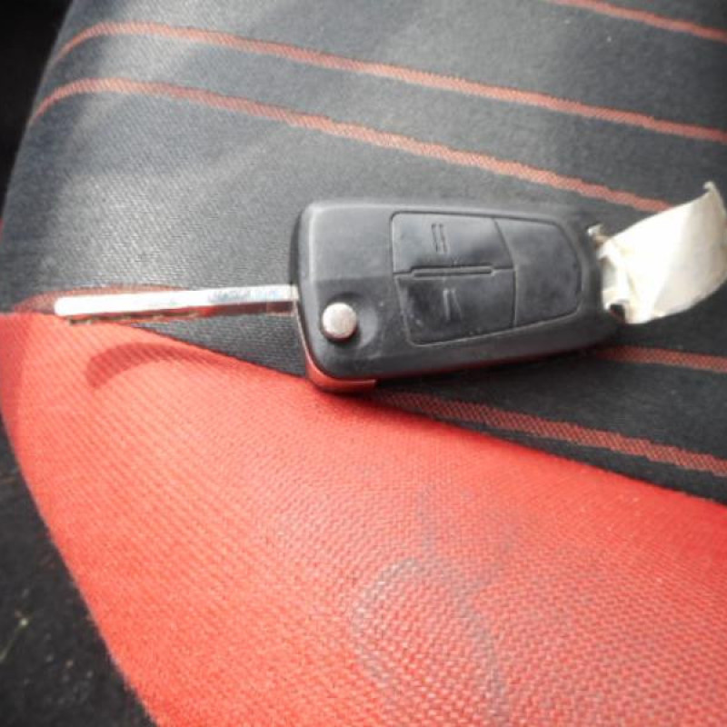 Porte avant droit OPEL CORSA D Photo n°14