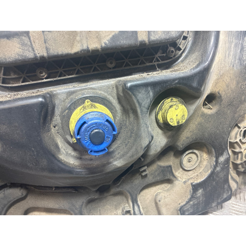 Reservoir AdBlue PEUGEOT 208 1 Photo n°3