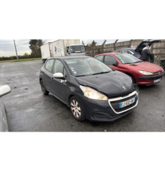 Vitre avant gauche PEUGEOT 208 1