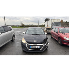 Vitre avant gauche PEUGEOT 208 1