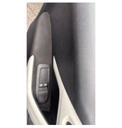 Ceinture arriere gauche PEUGEOT 208 1