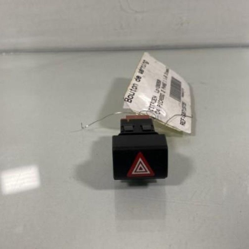 Bouton de warning CITROEN C4 PICASSO 2 Photo n°1