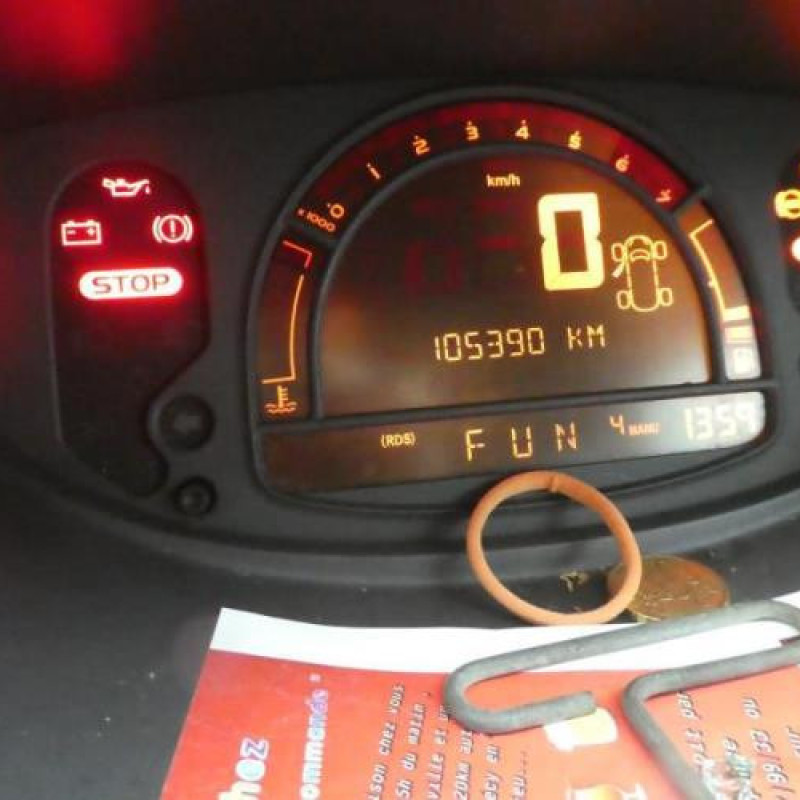 Pretensionneur de ceinture avant droit RENAULT MODUS Photo n°9