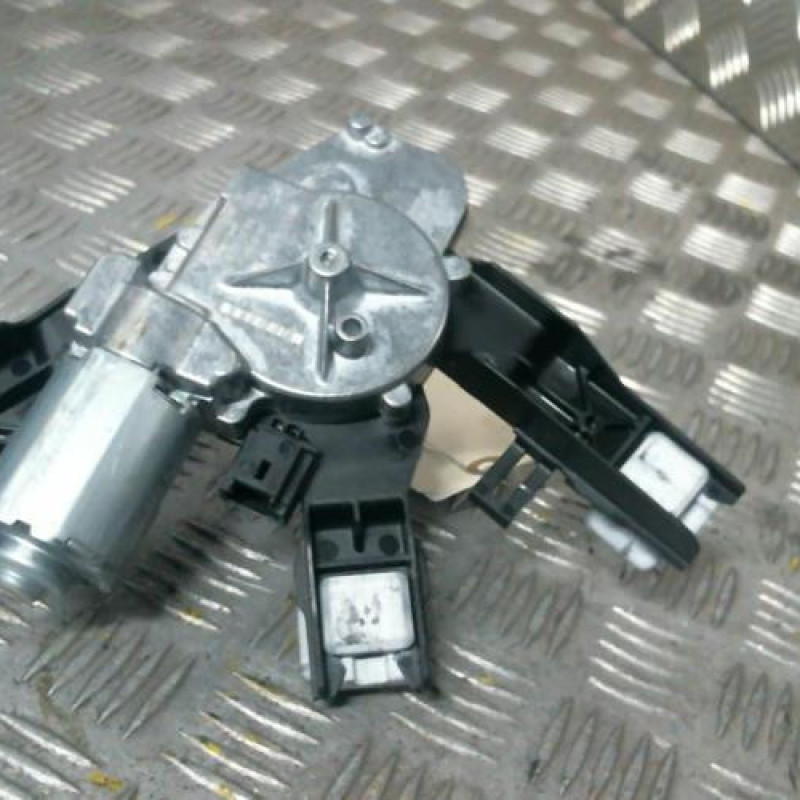 Moteur essuie glace arriere PEUGEOT 308 2 SW Photo n°2
