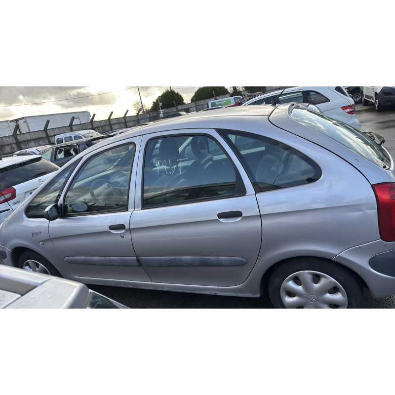 Feu arriere principal gauche (feux) CITROEN XSARA PICASSO Photo n°14
