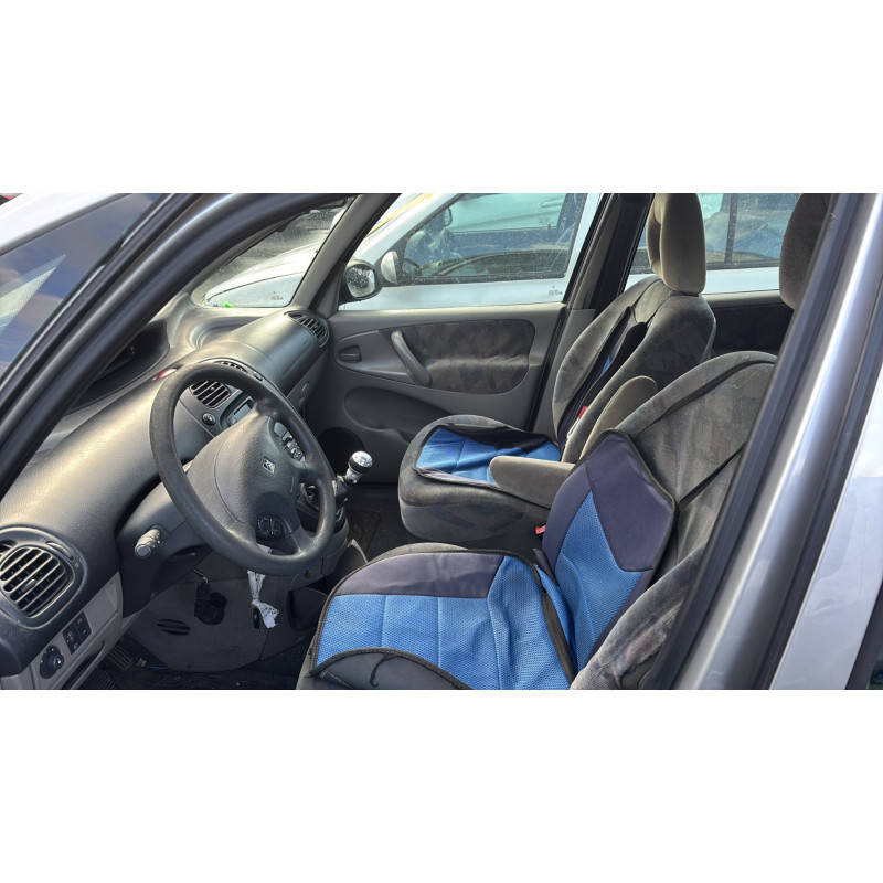 Feu arriere principal gauche (feux) CITROEN XSARA PICASSO Photo n°20