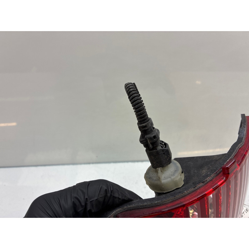 Anti brouillard arriere droit PEUGEOT 2008 1 Photo n°4