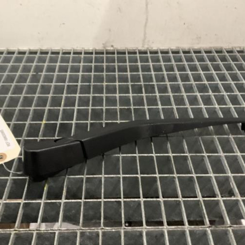 Bras essuie glace arriere BMW SERIE 1 F21 Photo n°1