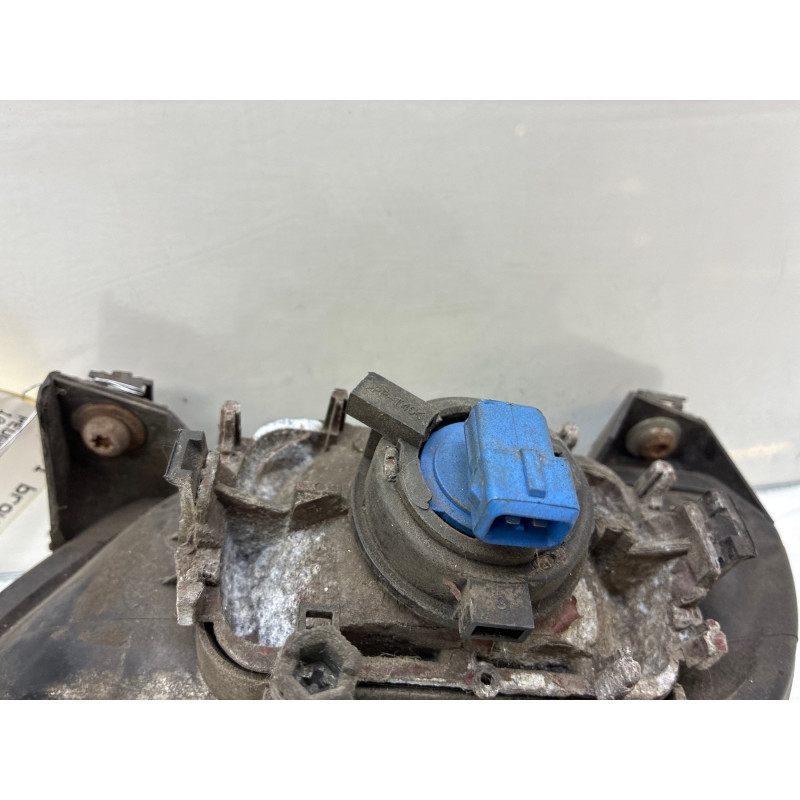 Anti brouillard droit (feux) PEUGEOT 106 Photo n°4