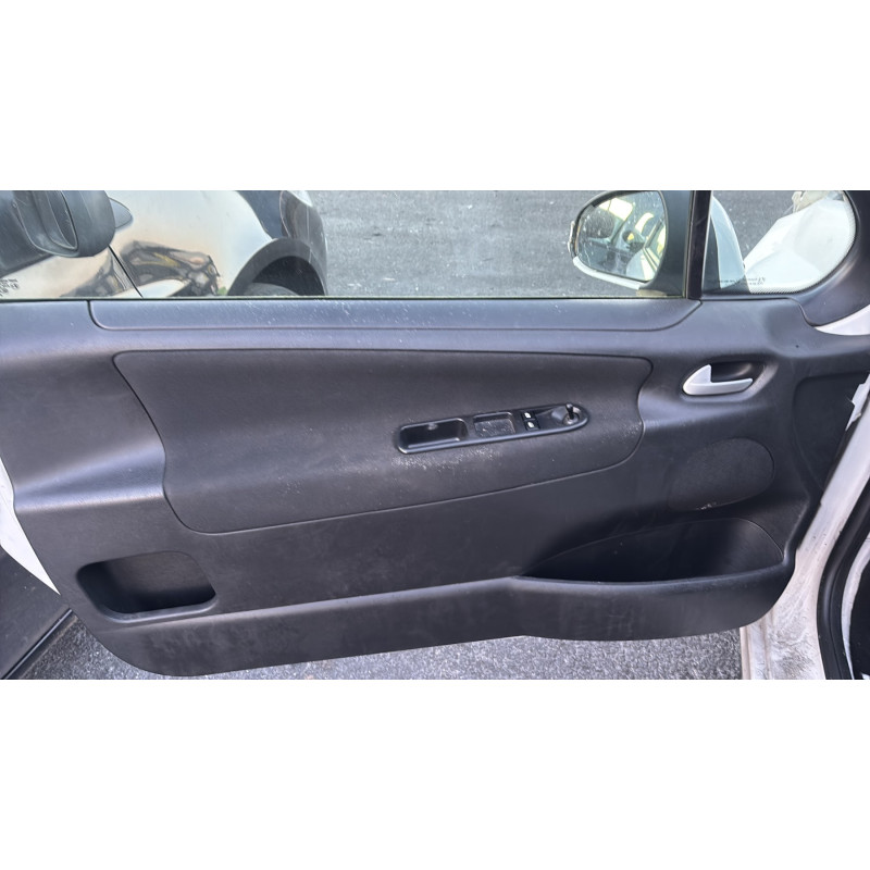 Vitre avant droit PEUGEOT 207 Photo n°13