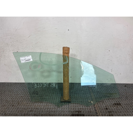 Vitre avant gauche FORD FOCUS 4