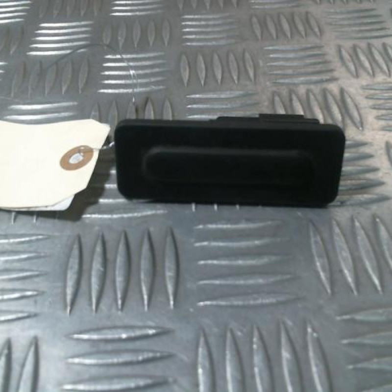 Bouton de coffre CITROEN C4 2 Photo n°1