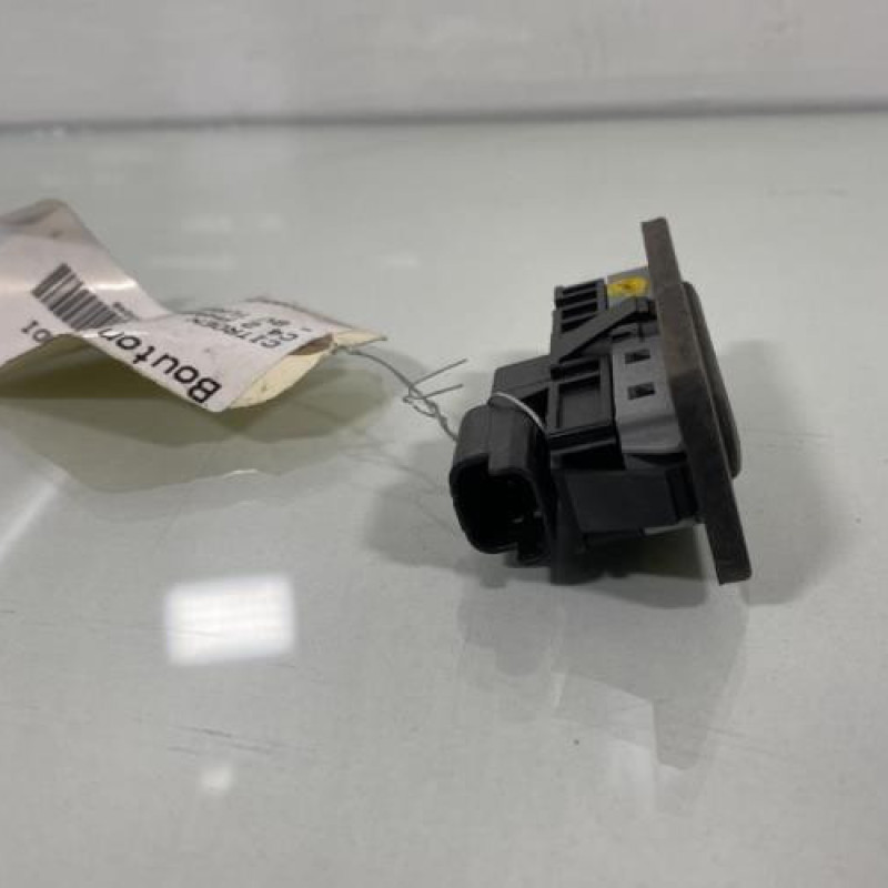 Bouton de coffre CITROEN C4 2 Photo n°4