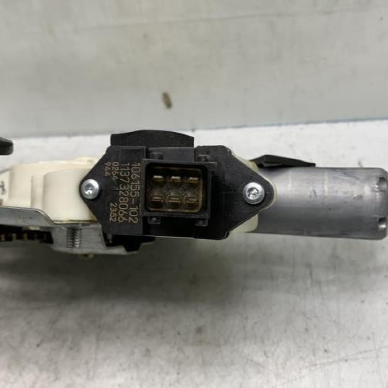 Leve vitre electrique avant gauche OPEL VECTRA C Photo n°3