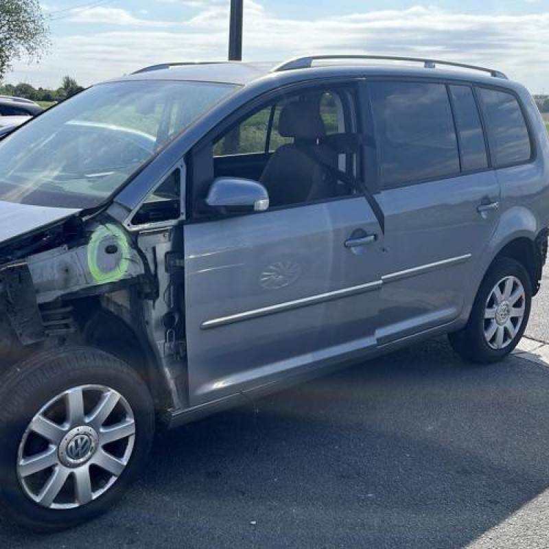 Moteur essuie glace arriere VOLKSWAGEN TOURAN 1 Photo n°5
