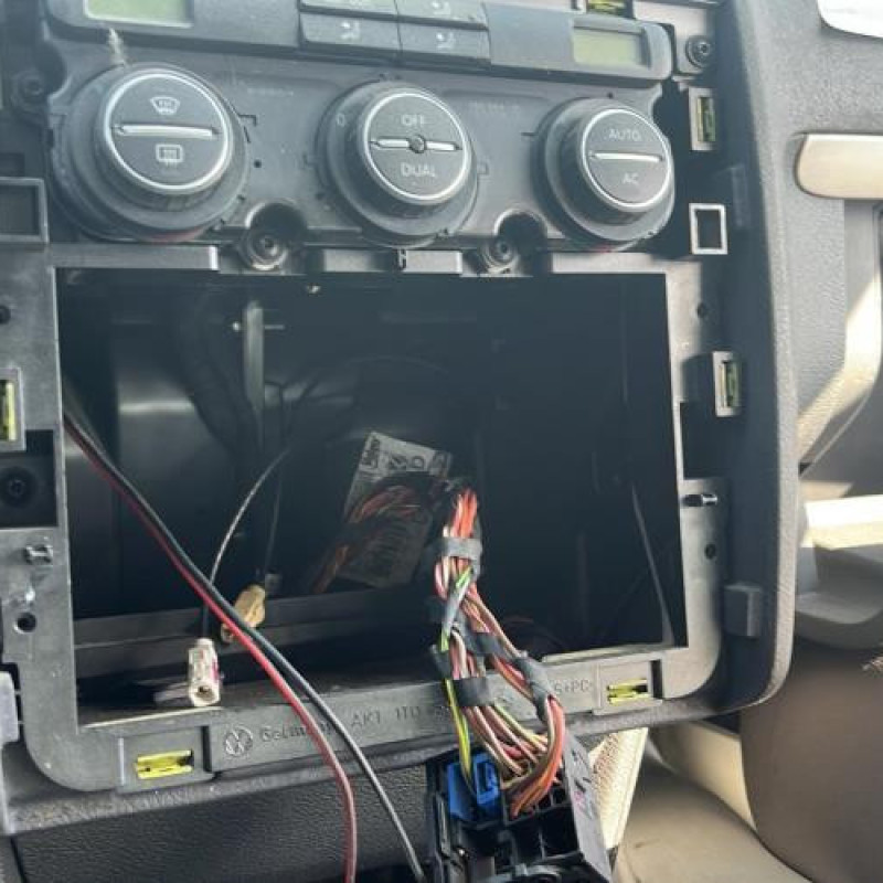 Moteur essuie glace arriere VOLKSWAGEN TOURAN 1 Photo n°9