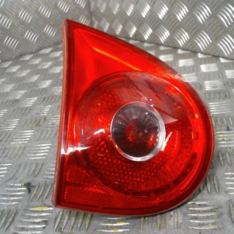 Feu arriere secondaire gauche (feux) VOLKSWAGEN GOLF 5 Photo n°1