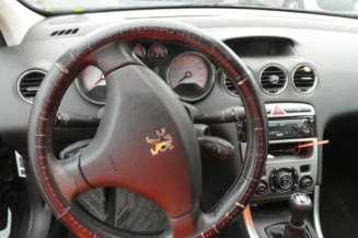 Calculateur moteur PEUGEOT 308 1