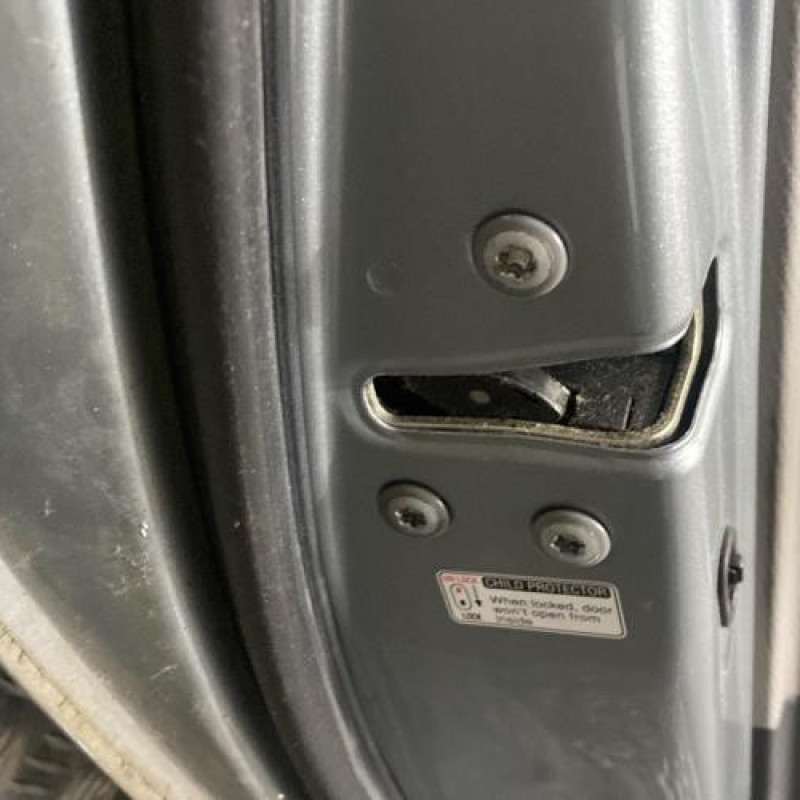 Porte arriere gauche TOYOTA YARIS 2 Photo n°5