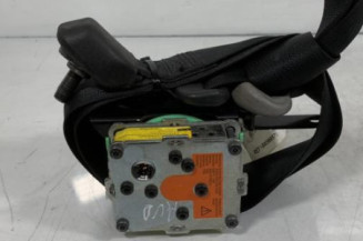 Pretensionneur de ceinture avant droit TOYOTA YARIS 2 Photo n°1
