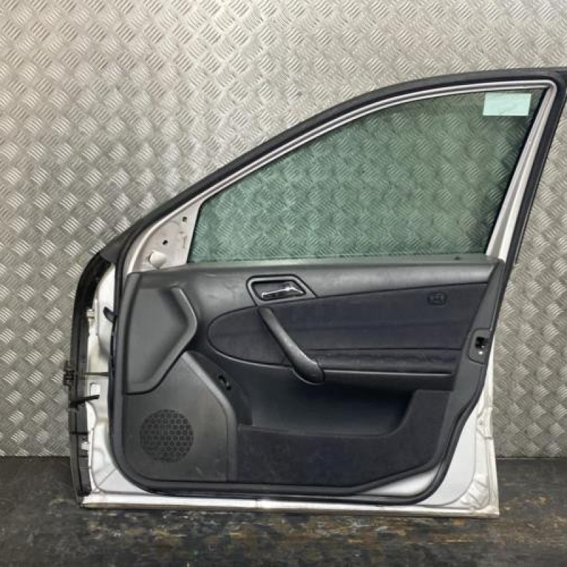 Porte avant droit MERCEDES CLASSE C 203 Photo n°3