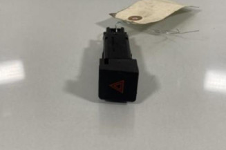 Bouton de warning CHEVROLET CAPTIVA Photo n°1