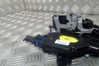 Serrure avant droit VOLKSWAGEN GOLF 5