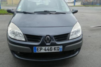 Calculateur moteur RENAULT GRAND SCENIC 2