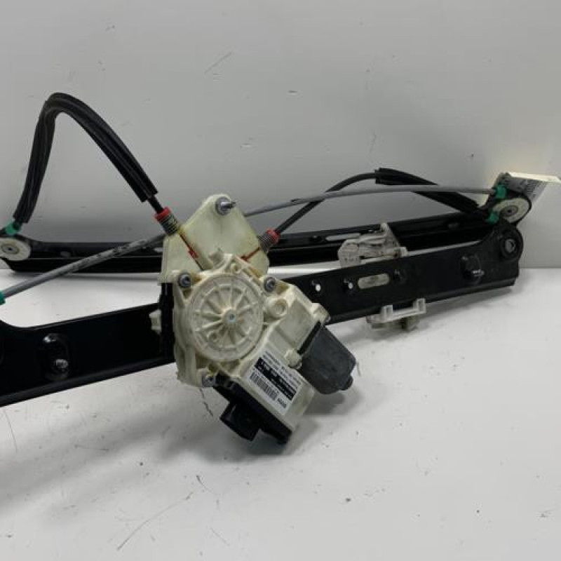 Leve vitre electrique avant droit BMW X3 E83 Photo n°1