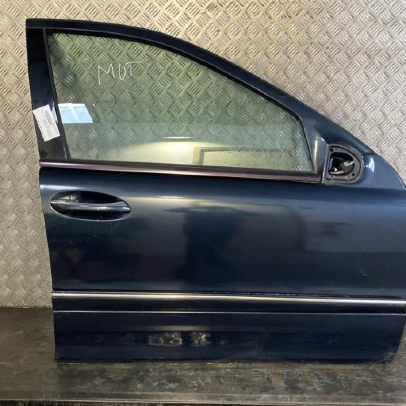 Porte avant droit MERCEDES CLASSE C 203 Photo n°1