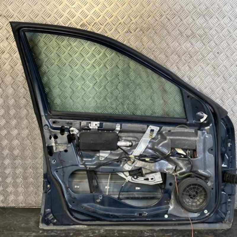 Porte avant gauche MERCEDES CLASSE C 203 Photo n°5