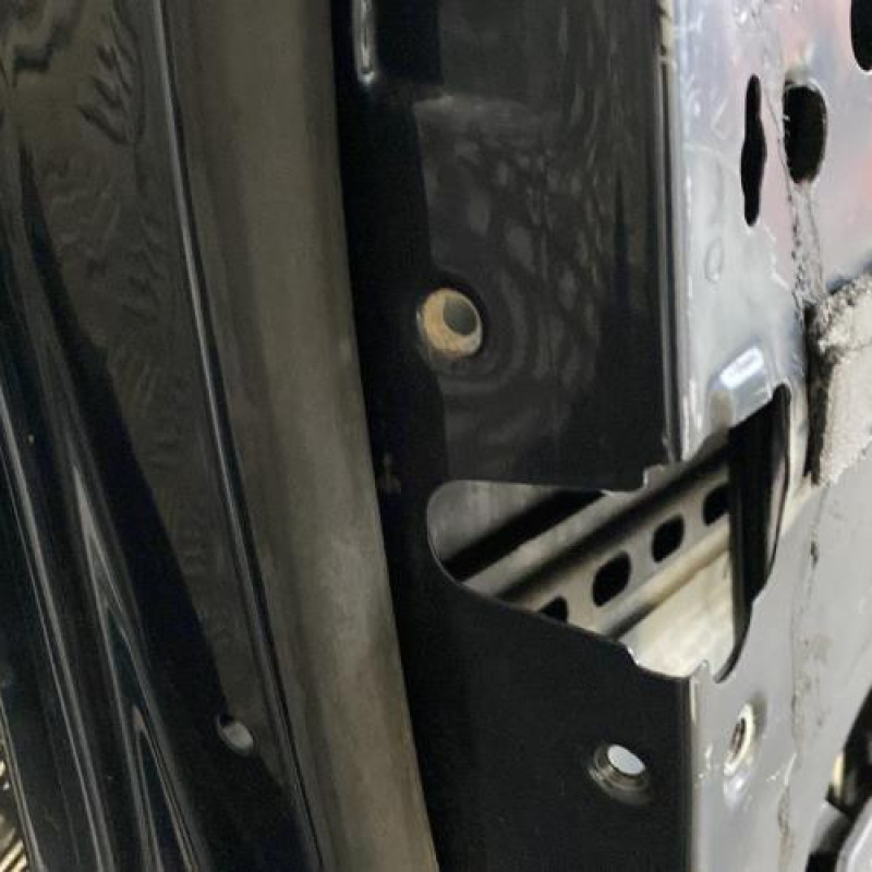 Porte avant gauche MERCEDES CLASSE C 203 Photo n°6