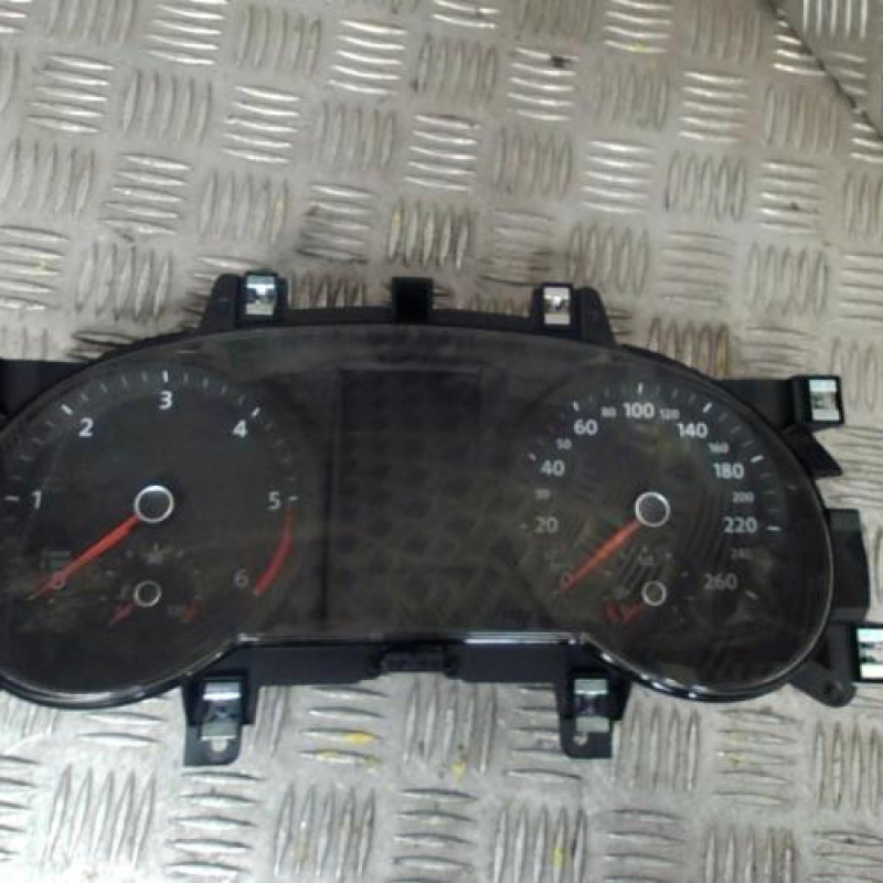 Compteur VOLKSWAGEN PASSAT 7 Photo n°1