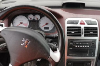 Pretensionneur de ceinture avant droit PEUGEOT 307