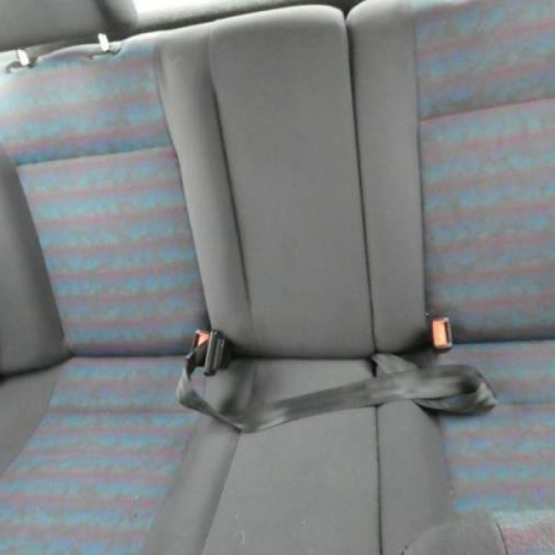 Pretensionneur de ceinture avant gauche VOLKSWAGEN POLO 3 Photo n°13