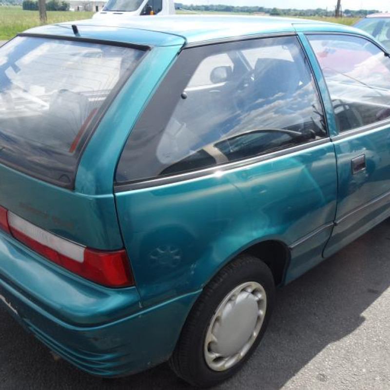 Feu arriere principal droit (feux) SUZUKI SWIFT 2 Photo n°7