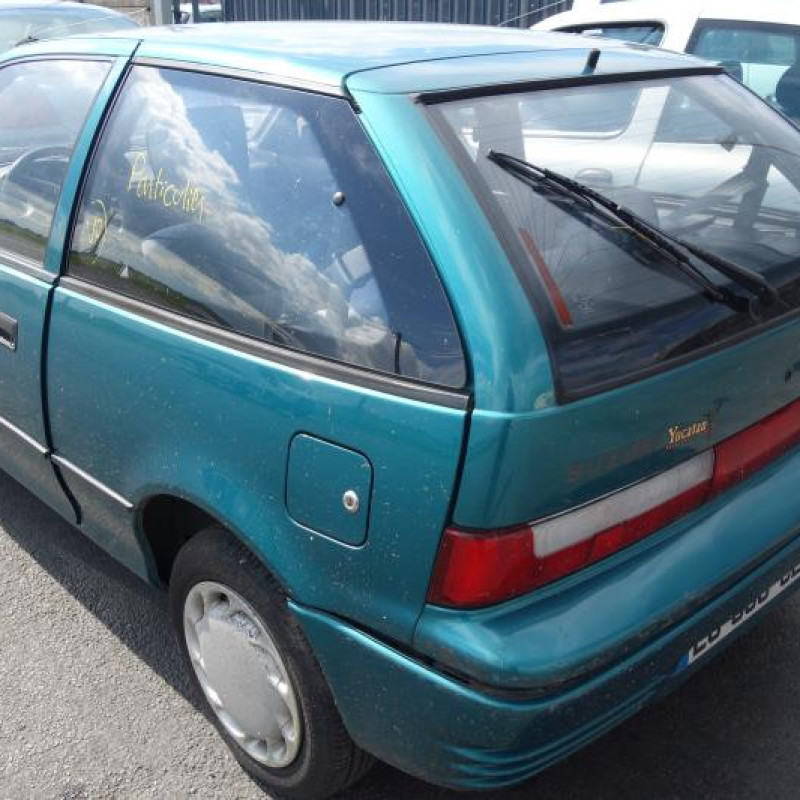 Feu arriere principal gauche (feux) SUZUKI SWIFT 2 Photo n°8
