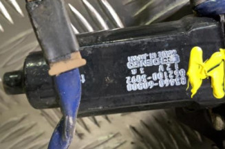 Leve vitre electrique avant gauche SUZUKI SWIFT 2