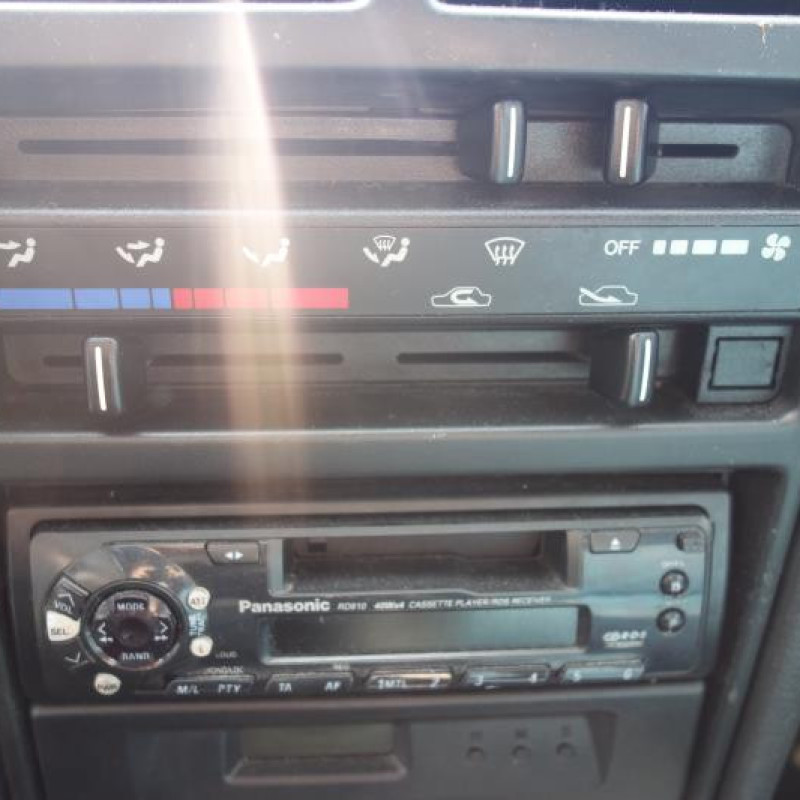 Leve vitre electrique avant gauche SUZUKI SWIFT 2 Photo n°10