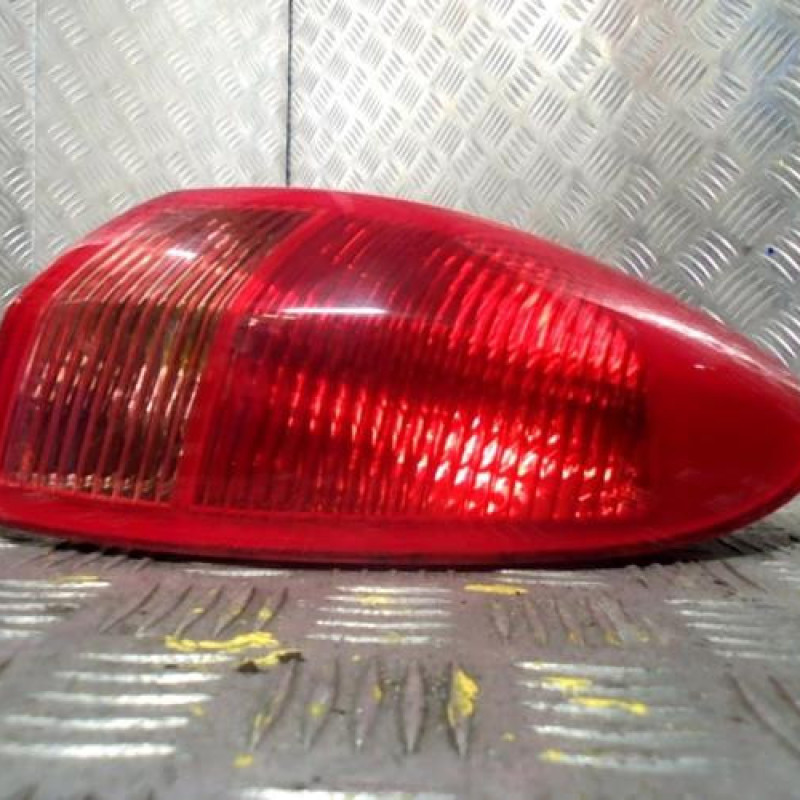 Feu arriere principal droit (feux) ALFA ROMEO 147 Photo n°1