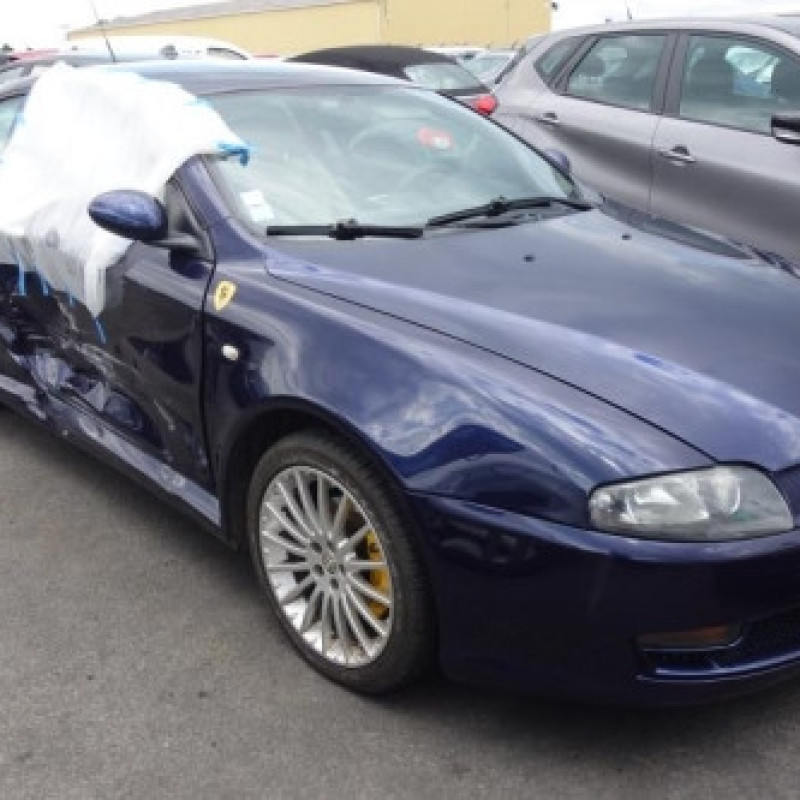 Malle/Hayon arriere ALFA ROMEO GT Photo n°6