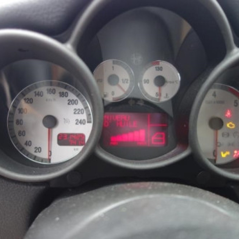 Pretensionneur de ceinture avant droit ALFA ROMEO GT Photo n°11