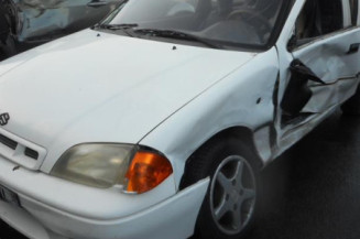 Serrure avant droit SUZUKI SWIFT 2